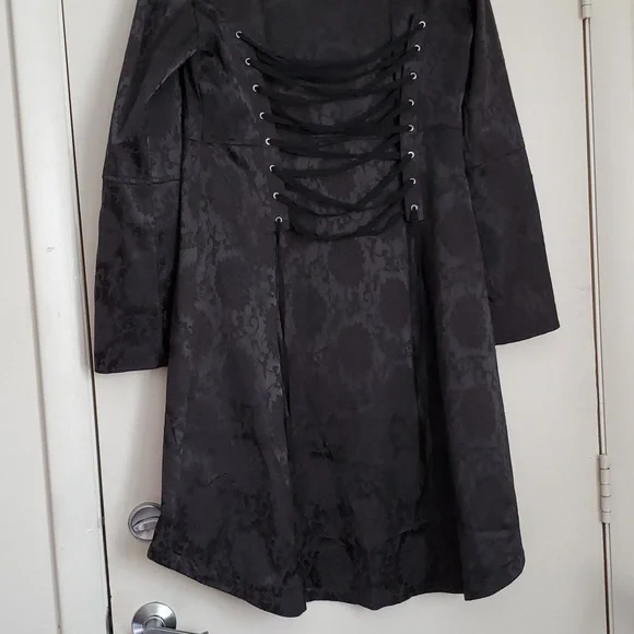 Like New Heart & Rose Brocade Coat - Picture 12 of 16